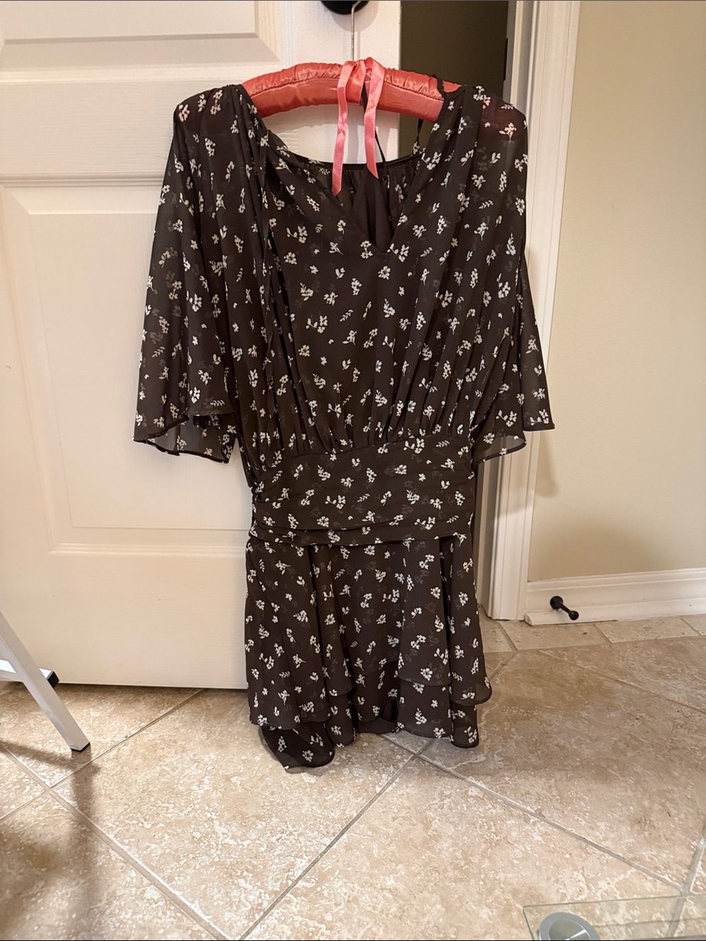 Abercrombie and Fitch Women's Brown Floral V-Neck Dress